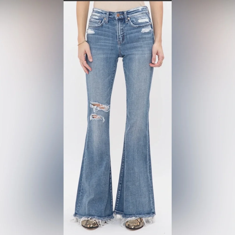 Mica mid rise flared distressed jean - Picture 4 of 8